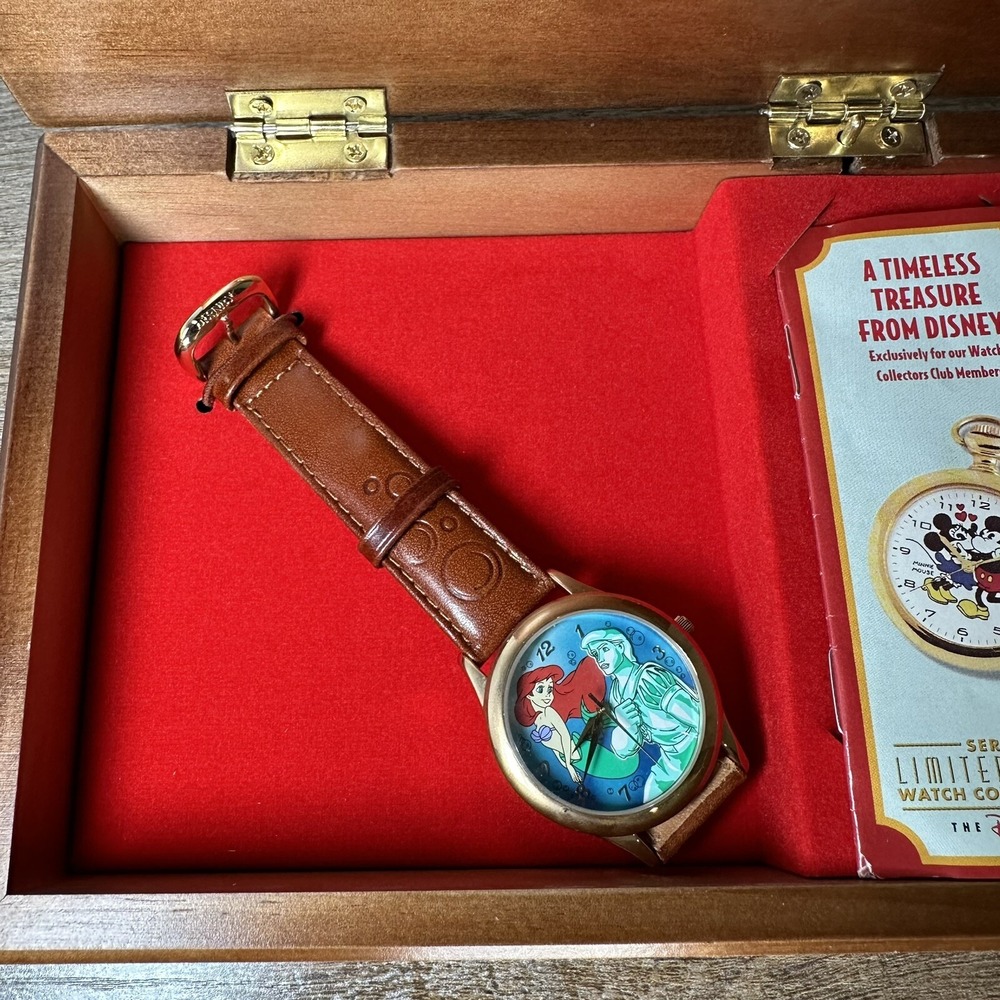 Disney Watch Collectors Club Series V Little Mermaid By Fossil W/music Box #4268 - Picture 3 of 13